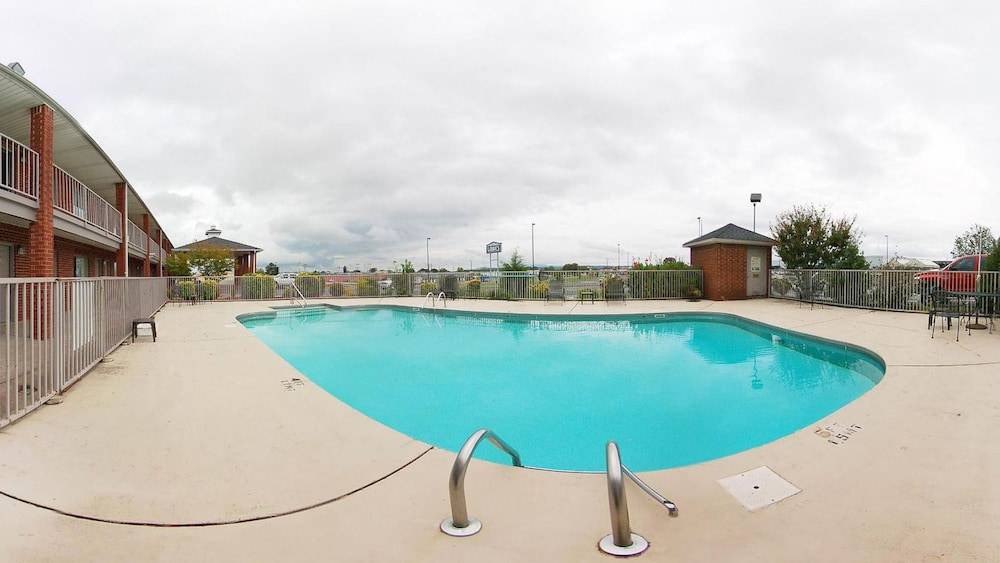 Russellville Hotel | Quality Inn Russellville I-40