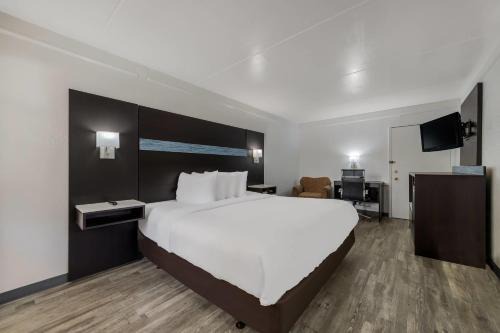 Toddville Road Hotel | Quality Inn & Suites Airport
