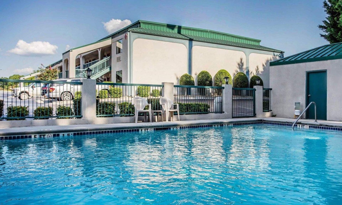 Stockbridge Hotel | Quality Inn & Suites Stockbridge Atlanta South I-75