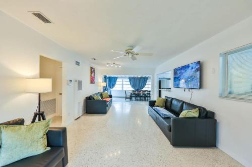 Lauderdale Isles House | Quiet family vacation minutes from Airport