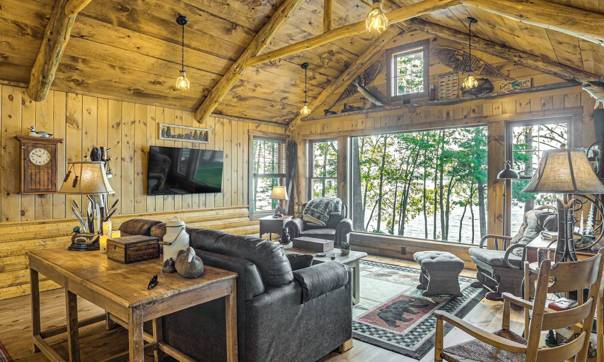 Conover Cottage | Quiet Lakefront Conover Cabin Near ATV Trails