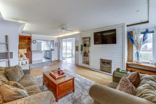 Manistee House | Quiet Manistee Home w/Patio < 1 Mi to Beaches!