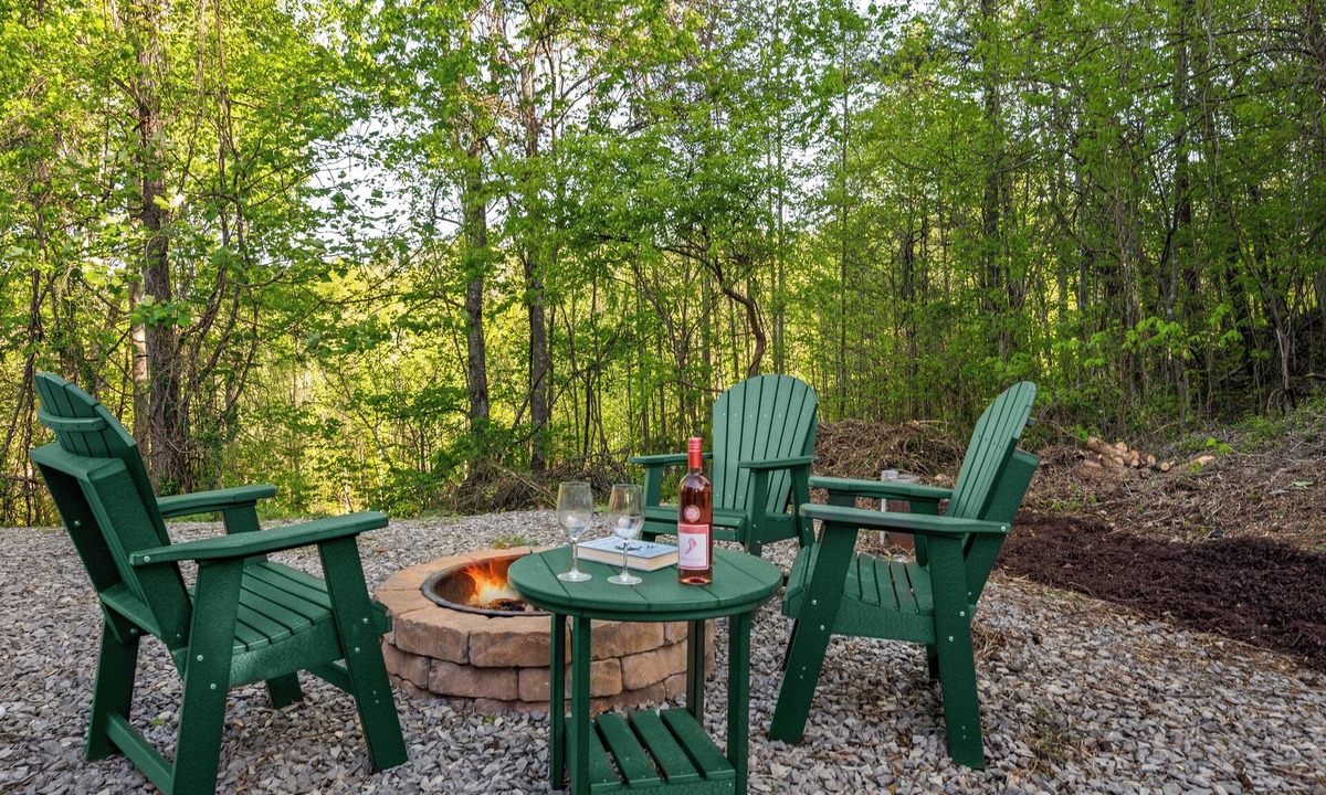 Sevierville Cabin | Quiet One-Level Cabin, Hot Tub, Fire Pit, WiFi, Parkway Close