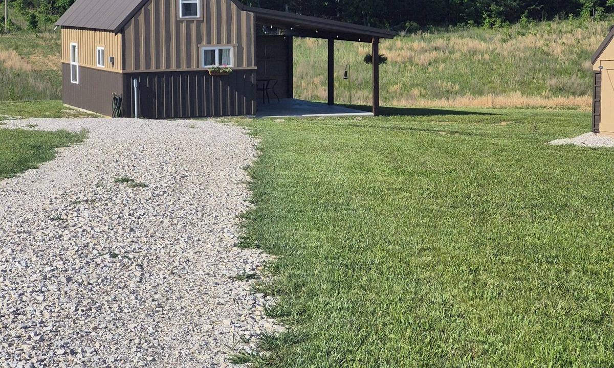 Hartville Cabin | Quiet, peaceful cabin in the rolling hills of the Ozarks