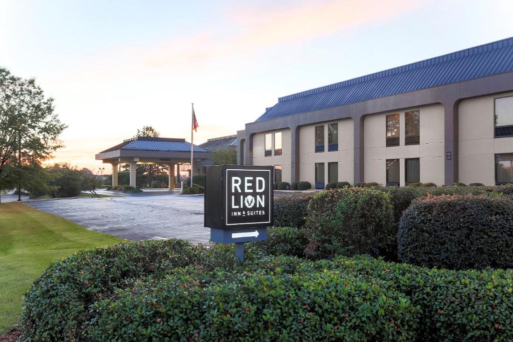 Hattiesburg Hotel | Red Lion Inn & Suites Hattiesburg