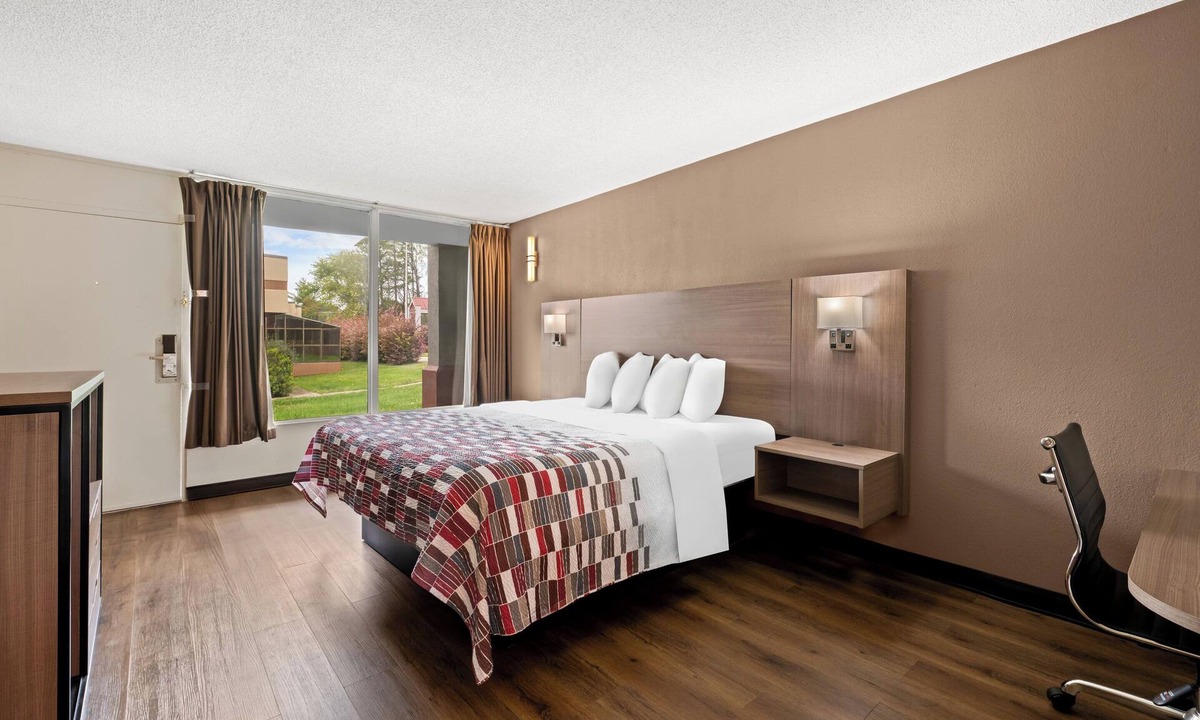 Toddville Road Hotel | Red Roof Inn Charlotte - Airport