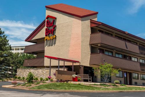 The Hill Hotel | Red Roof Inn PLUS+ St. Louis - Forest Park/Hampton Ave.
