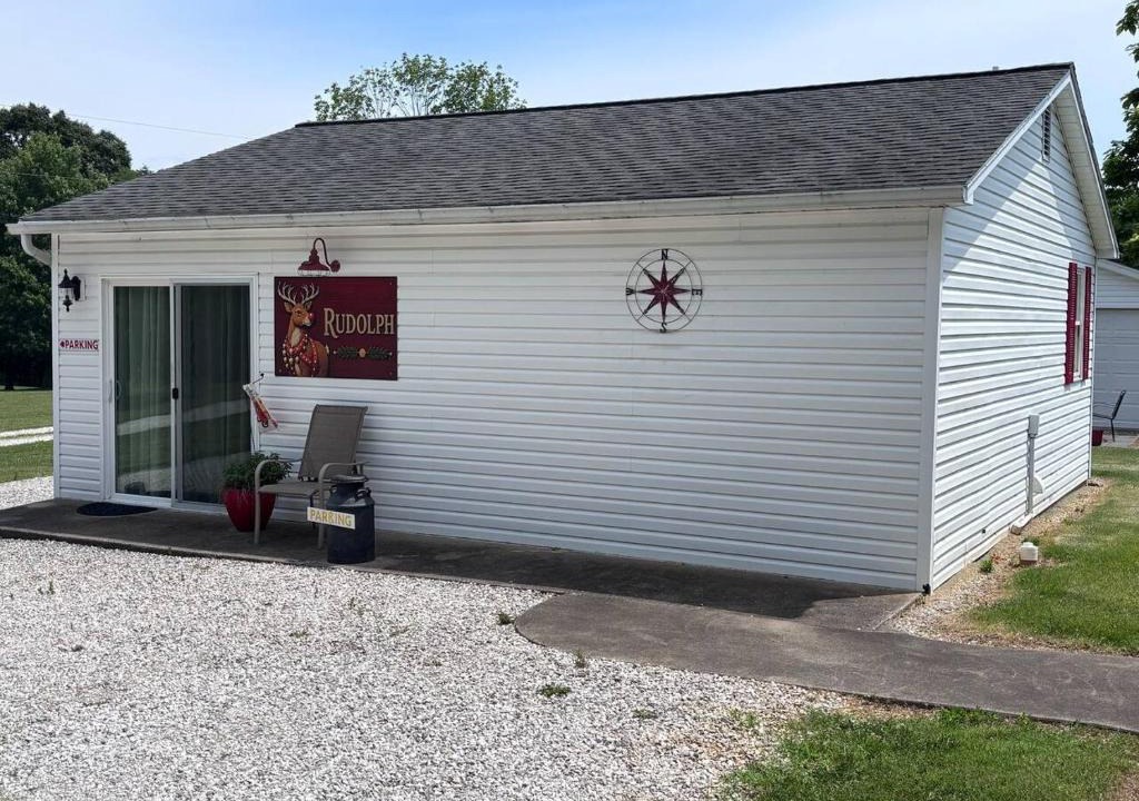 Mariah Hill House | Reindeer Crossing - Rudolph Red - Less than 2 miles to Holiday World