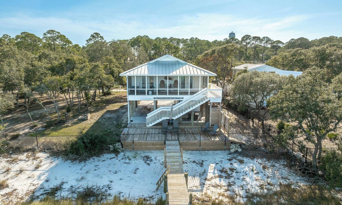 Alligator Point House | Relax and Recharge in this gorgeous, completely remodeled bayshore beauty!