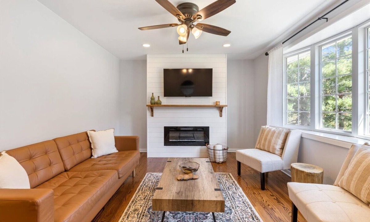 Hendersonville House | Relaxing House near the Lake!