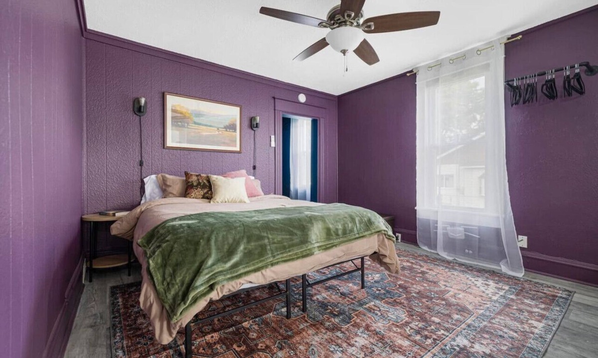 Bristol Apartment | Remodeled Apartment Blocks from Downtown Bristol