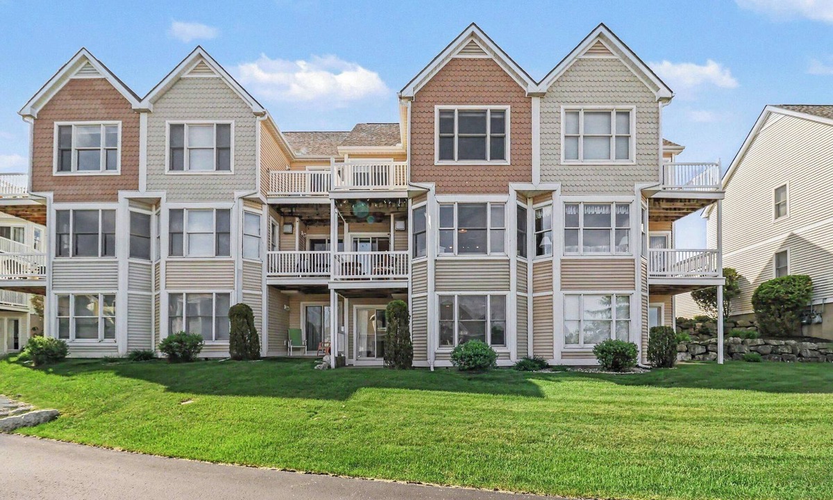 Manistee Condo | Renovated Condo at Lake Michigan