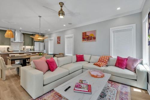 Berry Hill House | Resonant - 2 Townhomes - 2 Private Rooftop Decks