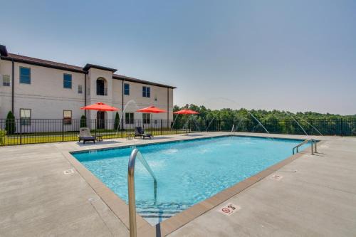 Lawrence County Apartment | Resort Apartment in Loretto w/Private Patio!