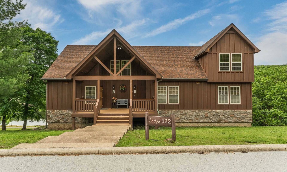 Reeds Spring Cabin | Resort Cabin! Fireplace, Waterfront and Waterview | 122