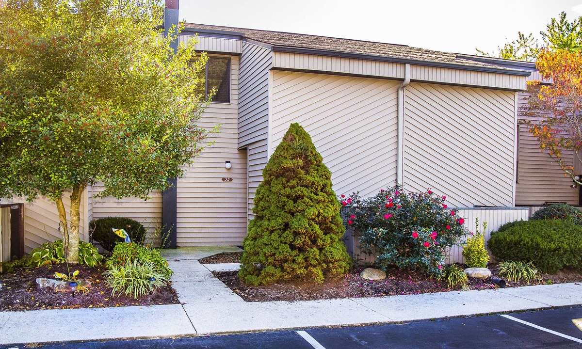 Crossville Condo | 🌄Resort Vacations at Fairfield Glade TN Gorgeous Lake Front Two Bedroom Condo