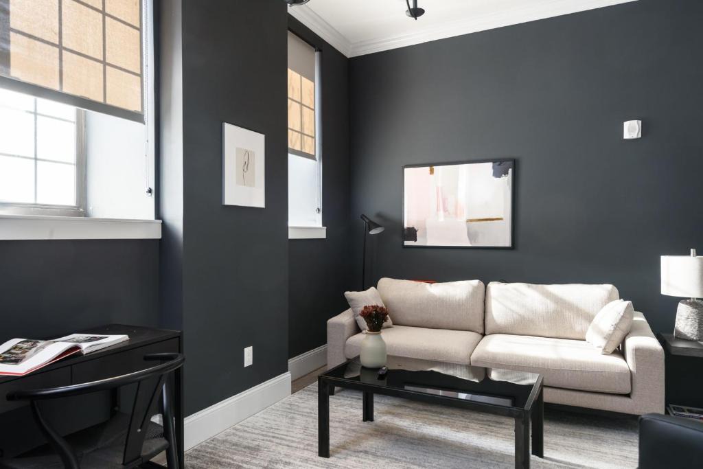 Near Southside Apartment | Revived LF Square 1BR with Rooftop by Zencity