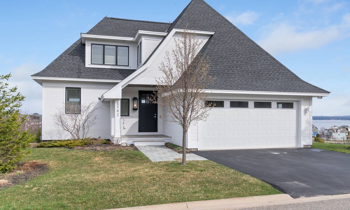 Bay Harbor House | Ridge 3: A luxurious 4-bedroom retreat in Bay Harbor with stunning lake views.