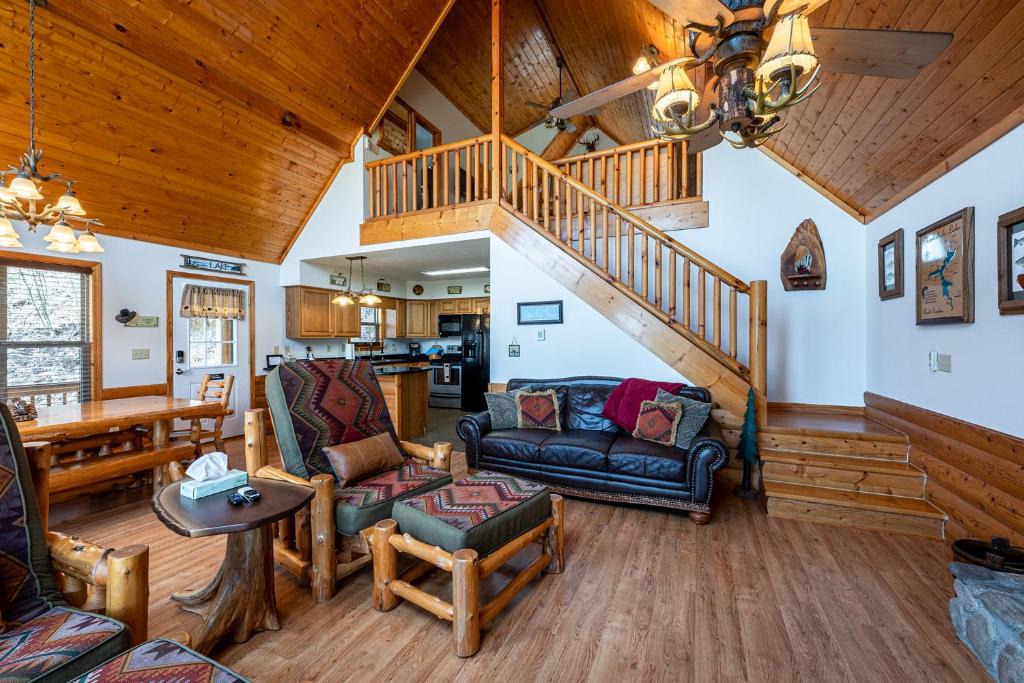 Topton Villa | Ridgetop Lakeview Retreat - 4 Bedroom Cabin with Private Deck Overlooking Lake Nantahala