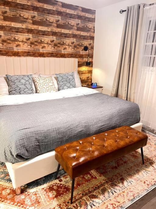 Union County Apartment | Riggins King suite Patio, Farmscape Full confort