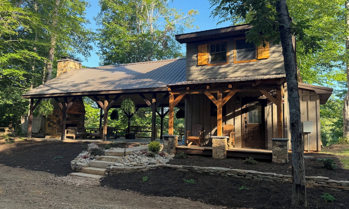 Boonville Cottage | Riverbend Barndominium and Guesthouse Cottage