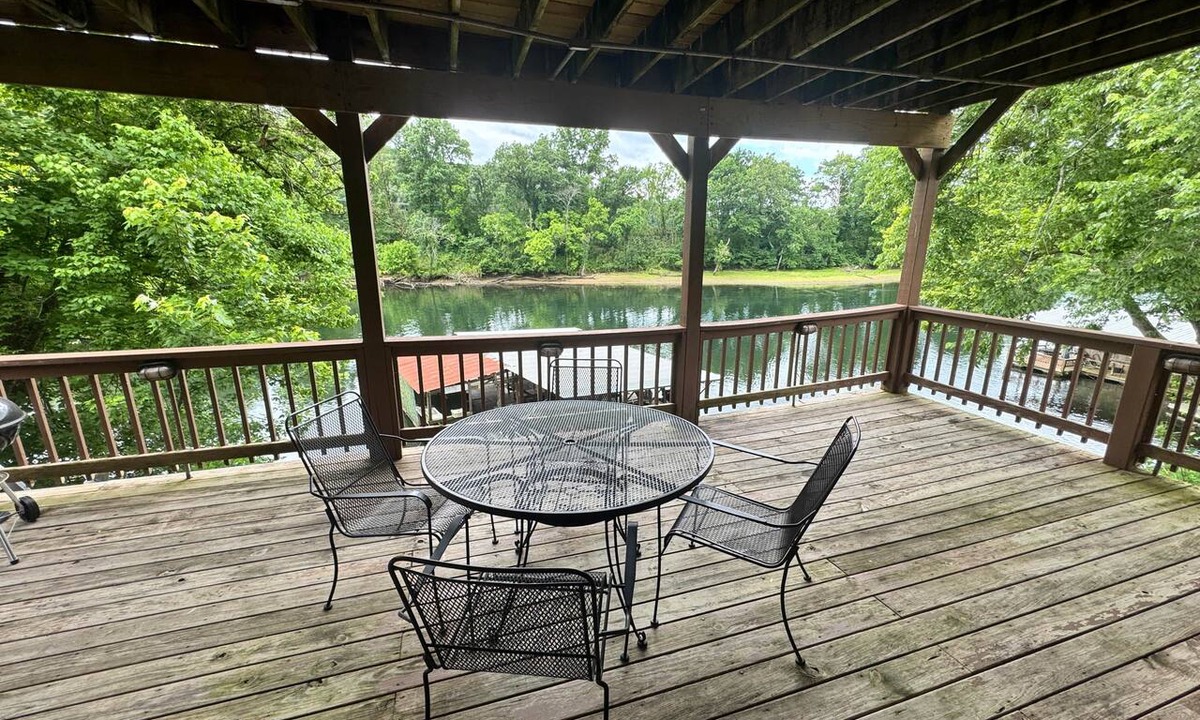 Mountain Home Cabin | Riverfront Cabin on North Fork River CWTR25