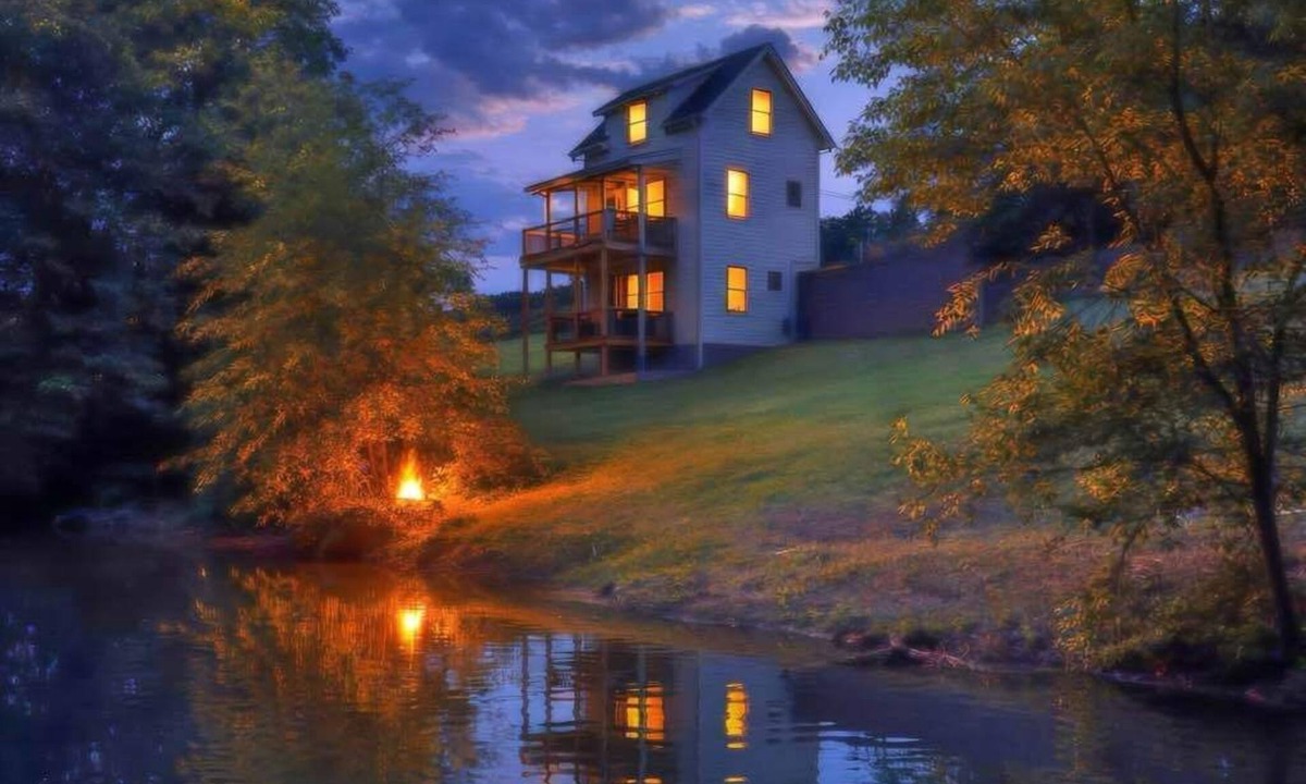 Bluff City House | Riverfront Fishing, Firepit, Large Deck & Near Bristol Motor Speedway