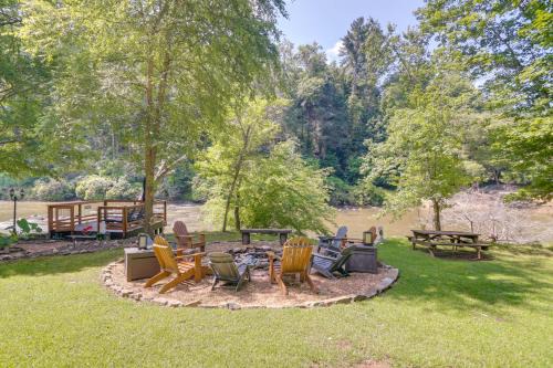 Ellijay House | Riverfront, Hot Tub! Coosawattee River Resort Home