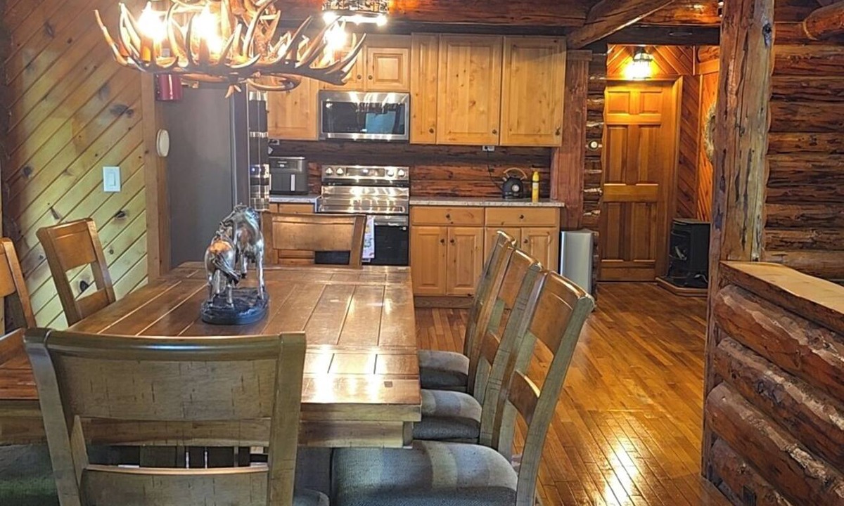 Plano Cabin | Riverfront Luxury private Cabin retreat with zipline