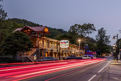 Cherokee Hotel | Rivers Edge Motel