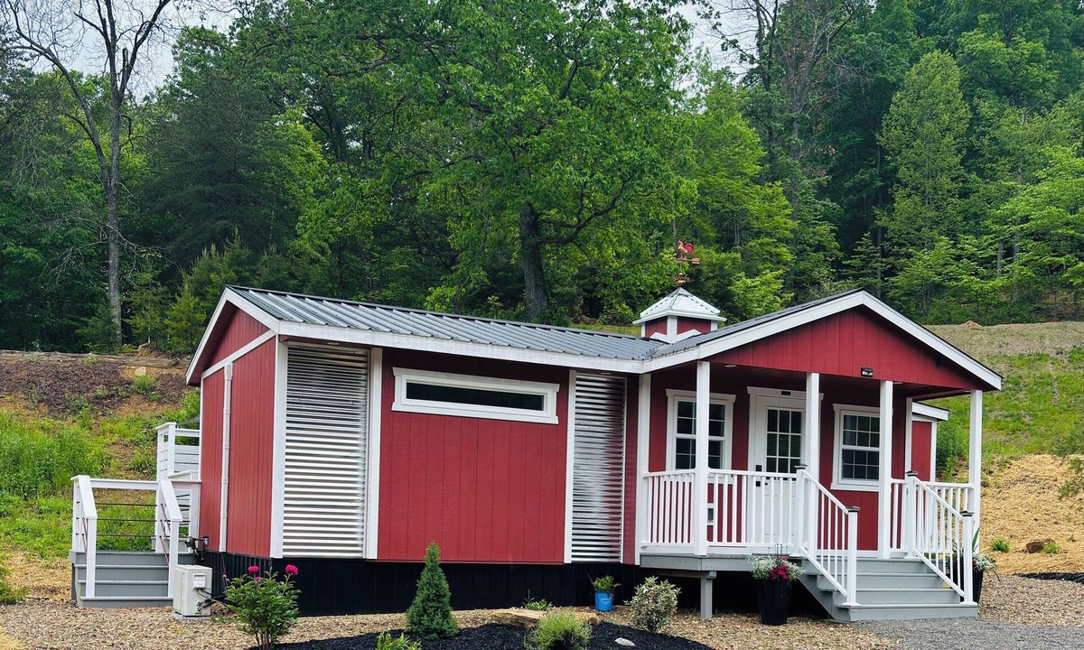 Stockdale Cabin | Romantic Cabin on 100 Private Acres Hot Tub + Silo Shower