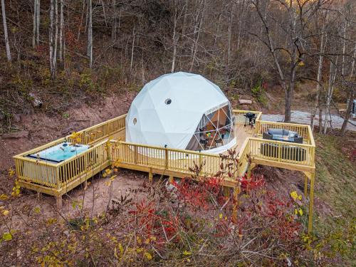 True House | Romantic Geodesic Dome Hot Tub Under the Stars