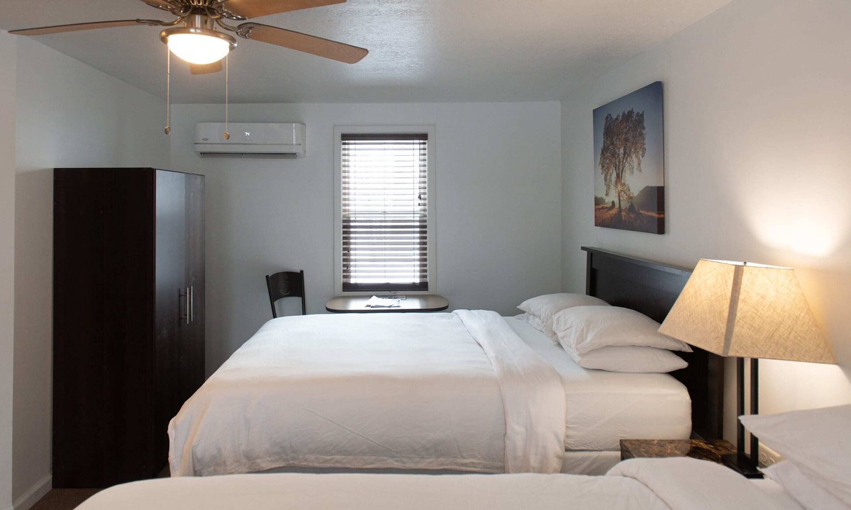 Indian River Apartment | Room 1 at Inland Lakes Motel, Indian River, MI