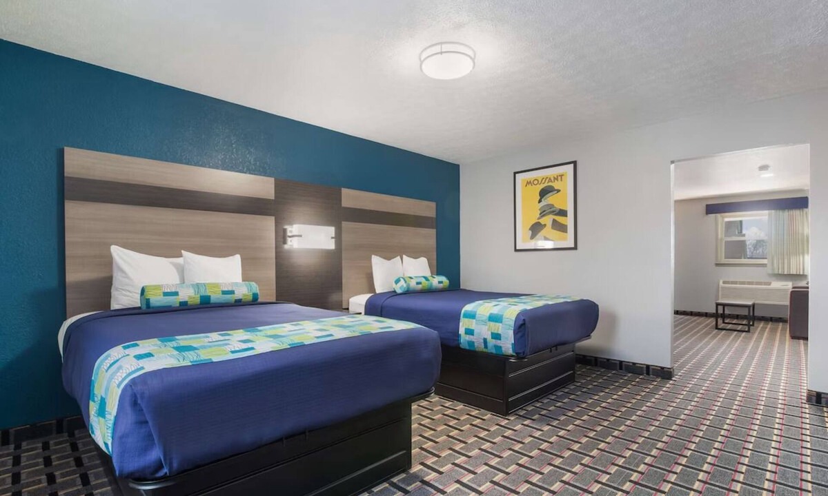 Salem Hotel | Room for the Whole Crew! 3 Double Suites w/ Kitchenettes & Free Wi-Fi