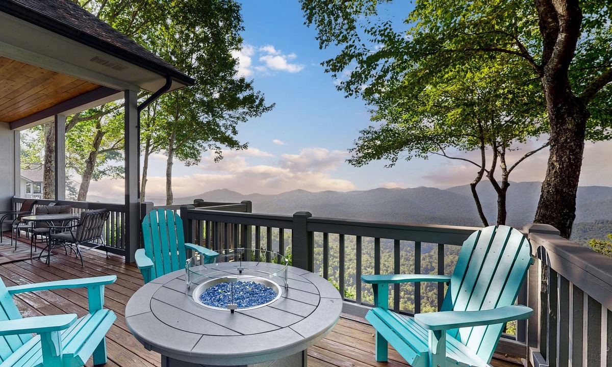 Sapphire Cottage | Rose Cottage: Panoramic Mtn Views, Stunning Terrace + Firepit