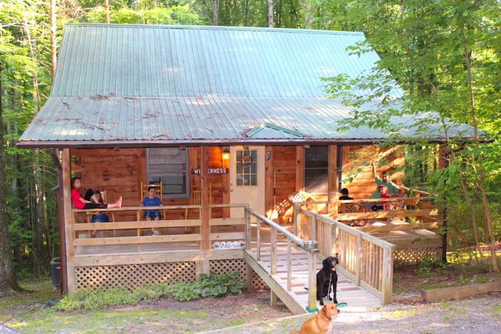 Hico Cabin | Rustic Cabin Rental in the Wilderness near Beckley, West Virginia