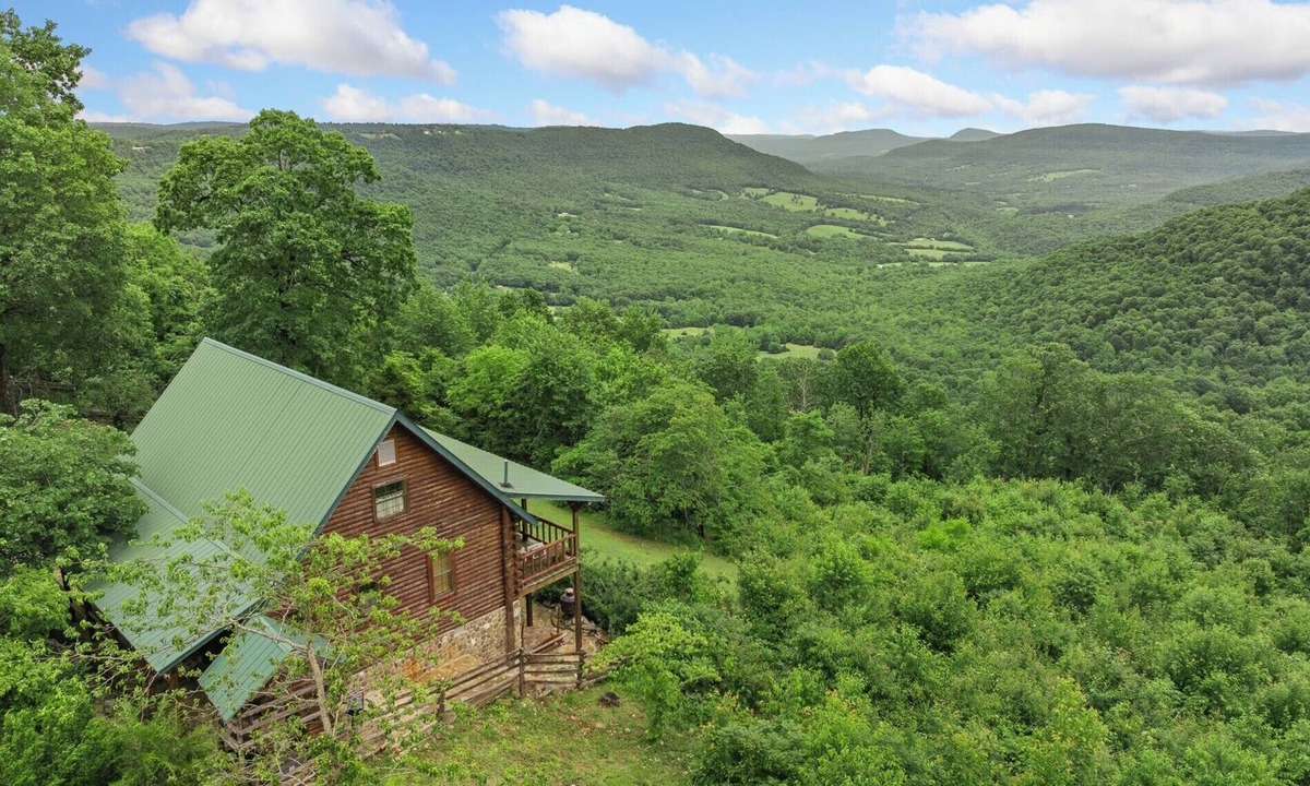 Jasper Cabin | Rustic Cedar Roost Private Balcony Best Views