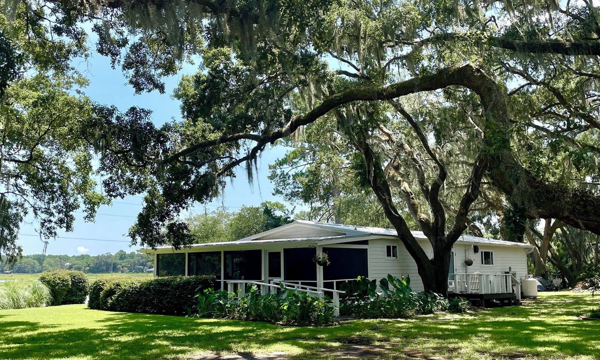 Beaufort Cottage | Sams Point Retreat-pet friendly, gorgeous water views!