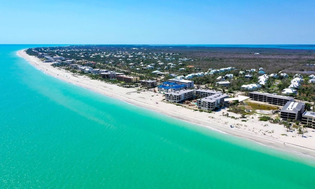 Sanibel Condo | Sand Pointe #218 | Discounted Beachfront Luxury