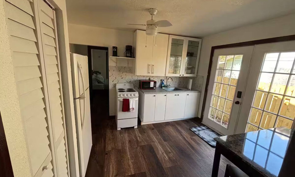 South Sarasota Apartment | Sarasota Apt Minutes to Siesta Key Beach