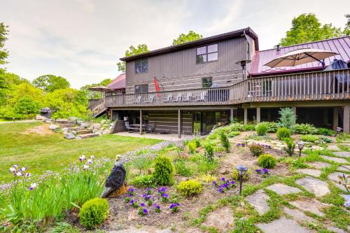 Clarklake House | Sauna & Cold Plunge! Custom-Built Clarklake Cabin