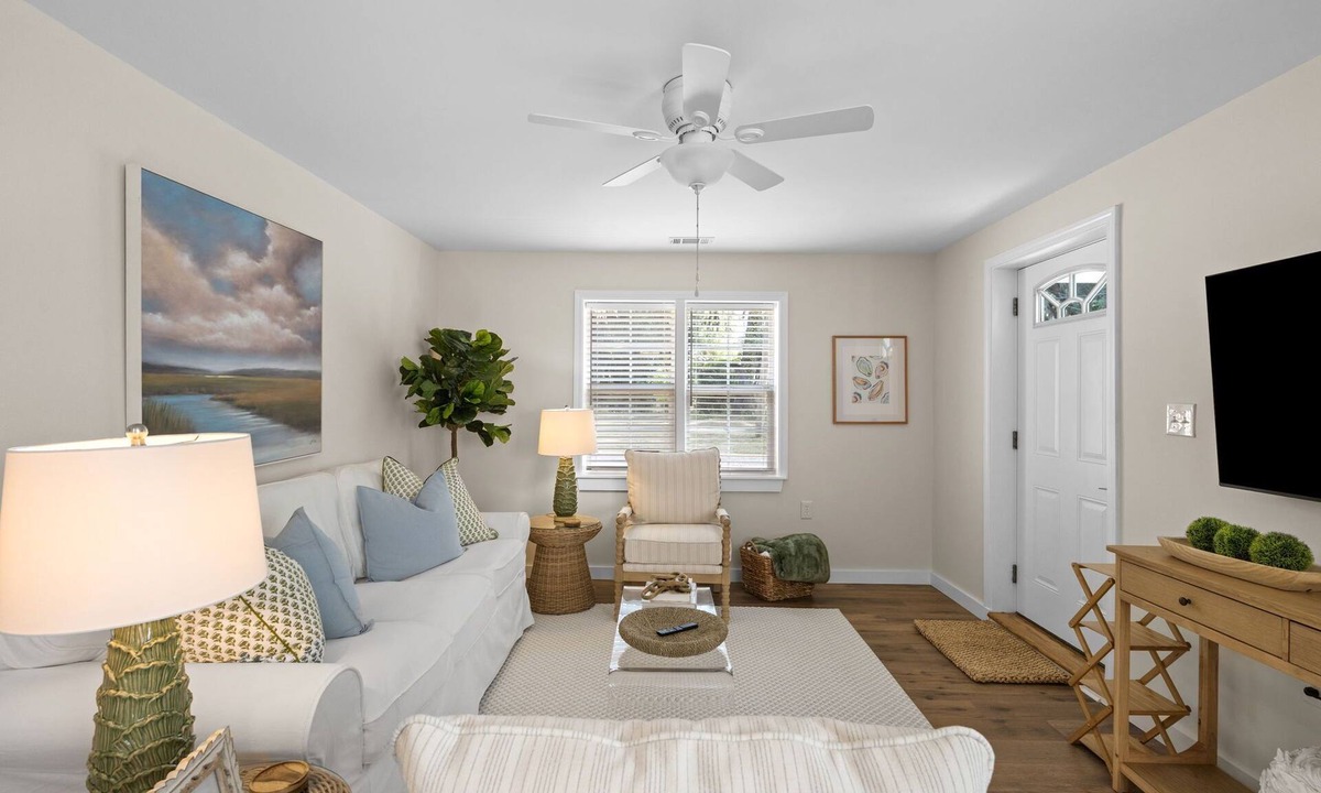 Savannah Cottage | Savannah Cottage - New Renovation - 15 min to Downtown - Creek Access
