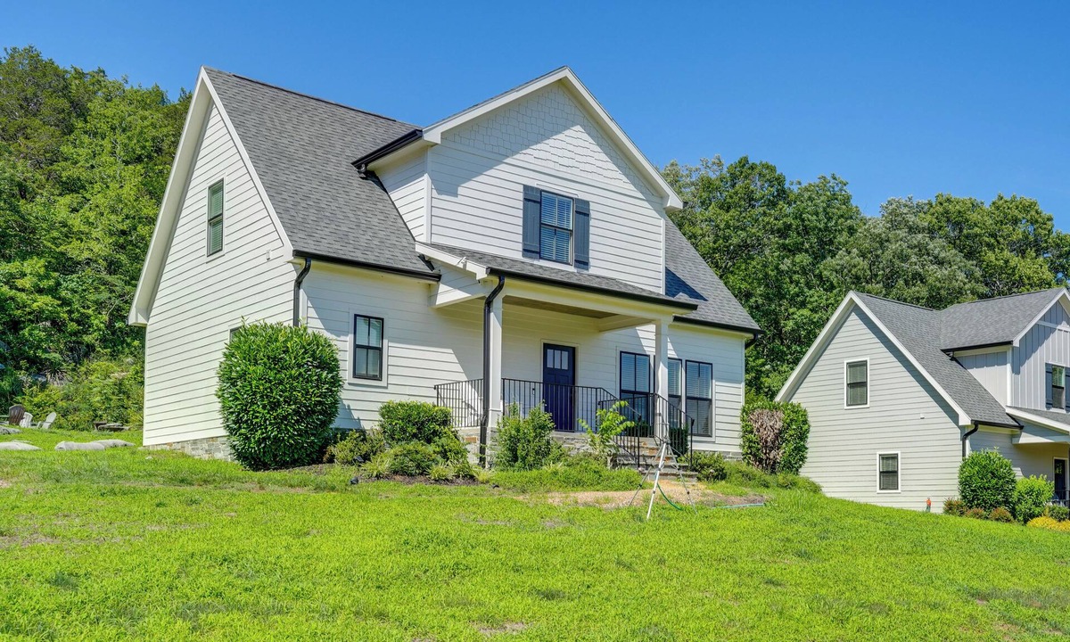 Lookout Valley Neighborhood Association House | Scenic Mtn Retreat w/Wooded Backyard + Fire Pit!