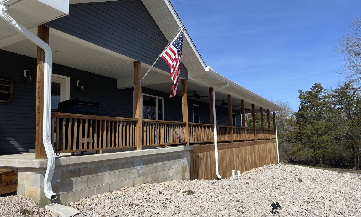 Eminence House | Scenic Riverways Retreat - 3 BDRM House Minutes from Jacks Fork River