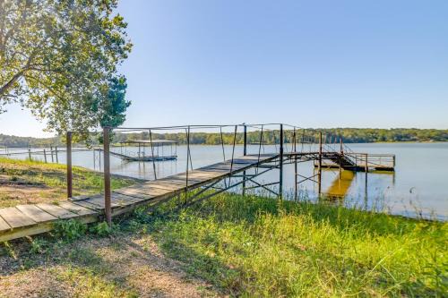 New Concord House | Screened Porch! Lakefront Gem in Boyd's Branch Bay