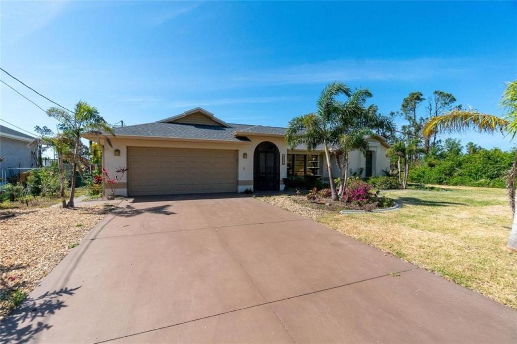 Englewood East Villa | Seabreeze 3-Bedroom Pool Villa close to the beach!