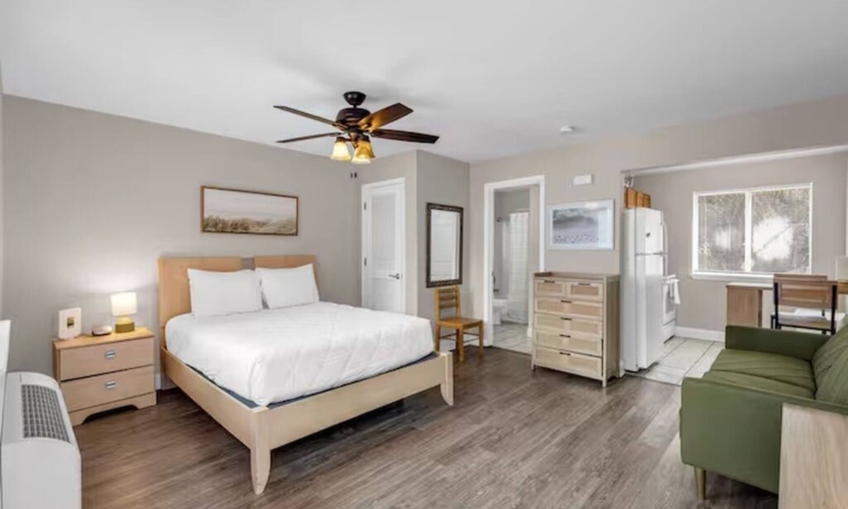 Biloxi Condo | Seashell and Sand Studio