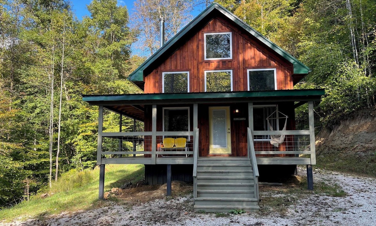 Campton Cabin | Secluded 12-Acre Retreat w/Hot Tub, Mountain Views, Arcade - Red River Gorge