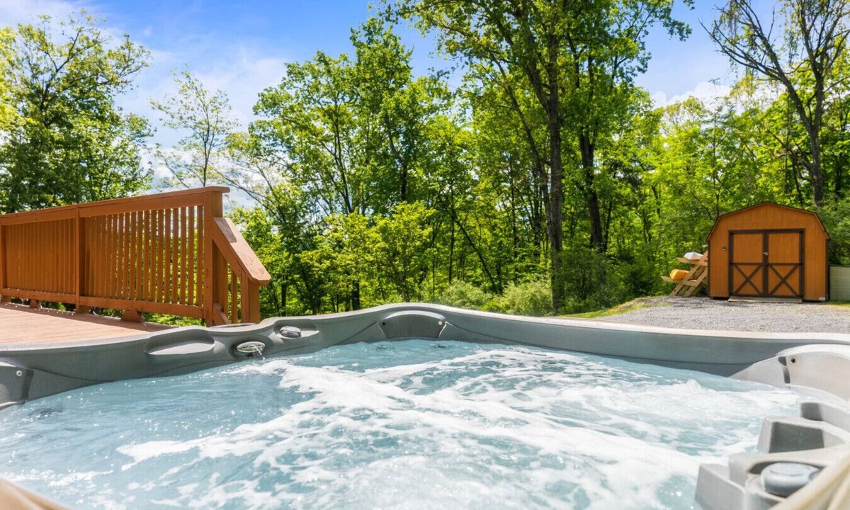Wardensville Cabin | Secluded Cabin Getaway - 2 minutes to Warden Lake