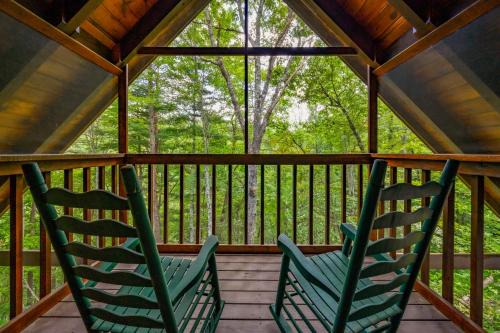 Little Creek Falls House | Secluded Cabin Pool Access Arcade & Screened Hot Tub